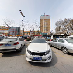 君临商务酒店外景